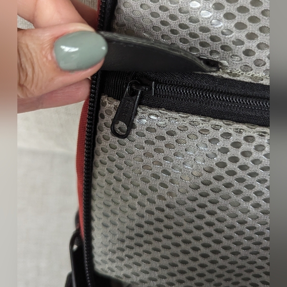 Lowepro Micro Trekker 100 Small Camera Backpack - Picture 7 of 9